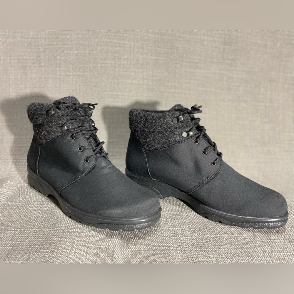 Toe Warmers Trek- Womens Sz 9 Narrow Black Boots Weatherproof Canadian